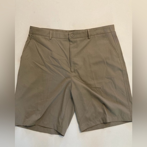 bolle Other - Tan Bollé golf tech performance khaki shorts with Pockets